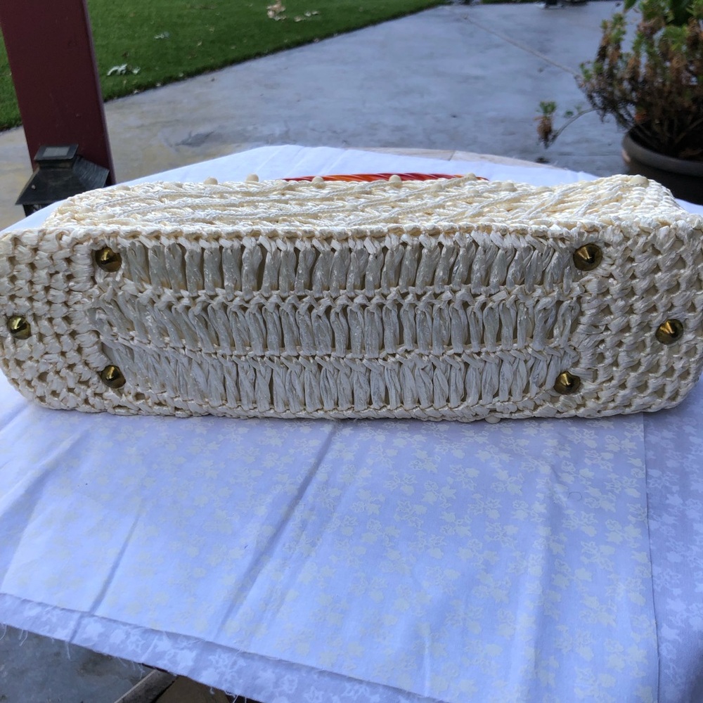 Crochet Raffia Beaded Purse with Lucite handles. - Picture 3 of 12